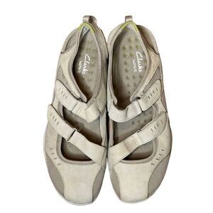 Clarks Wave Shoes- Size 10 $110